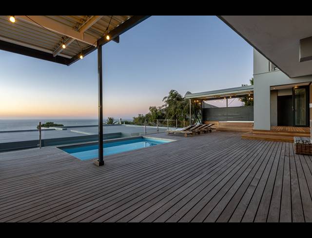 7 BEDROOM HOUSE TO LET IN CAMPS BAY